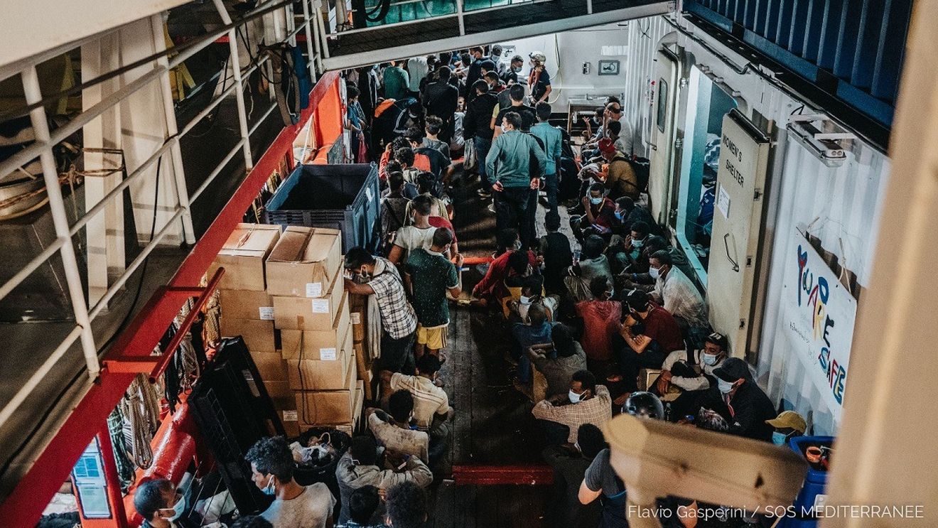 Italia a autorizat debarcarea în Sicilia a celor 572 de migranţi salvaţi de nava Ocean Viking