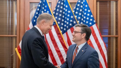 Klaus Iohannis s-a întâlnit cu Mike Johnson, președintele Camerei Reprezentanților din SUA: Am discutat modalități concrete de îmbunătățire a parteneriatului strategic, inclusiv în sectorul energetic