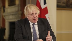 Prim ministrul britanic Boris Johnson rămâne lider al Partidului Conservator. Moțiunea de neîncredere împotriva sa nu a întrunit în rândul deputaților Conservatori numărul necesar de voturi pentru destituire