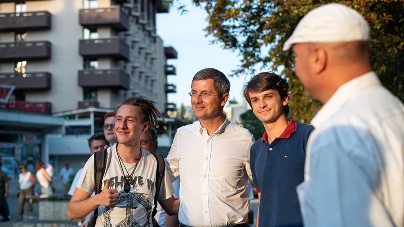 Dan Barna o provoacă pe Viorica Dăncilă la o dezbatere electorală în stradă la Iași, după ce lidera PSD l-a acuzat că  evită contactul direct cu românii