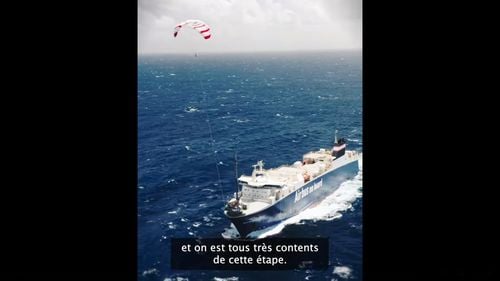 VIDEO Vor ajunge vapoarele să fie "trase" de zmeie? O companie franceză dezvoltă super-kiteurile pentru a reduce emisiile de carbon