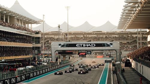 EXCLUSIV În plină criză de securitate, șeful SIE a zburat la Abu Dhabi, unde a avut loc duminică Marele Premiu de Formula 1, ultimul mare Grand Prix din acest sezon / G4Media.ro a dezvăluit în exclusivitate că Gabriel Vlase și adjunctul său au zburat în septembrie la Baku cu jet privat plătit din bani publici, tot la Formula 1