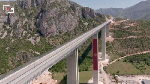 Muntenegru, la un pas de faliment din cauza autostrăzii construite de chinezi / Cei 41 de km din 130 au costat deja un miliard de euro