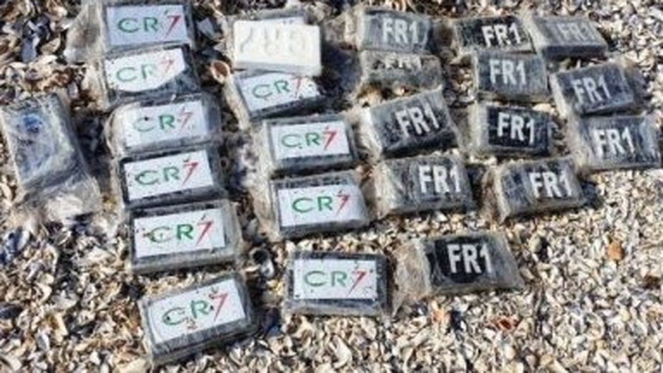 Bulgaria: Șase pachete cu 170 kg de cocaină de puritate ridicată au fost găsite plutind pe Marea Neagră nu departe de frontiera cu România