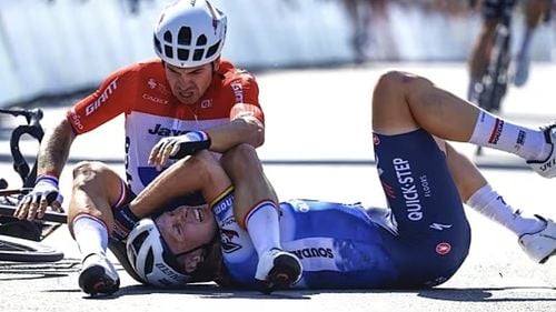 „Căzăturile lasă cicatrici pe viață” - Confesiune rară despre ciclism: Frica i-a schimbat viața sprinterului Nacer Bouhanni