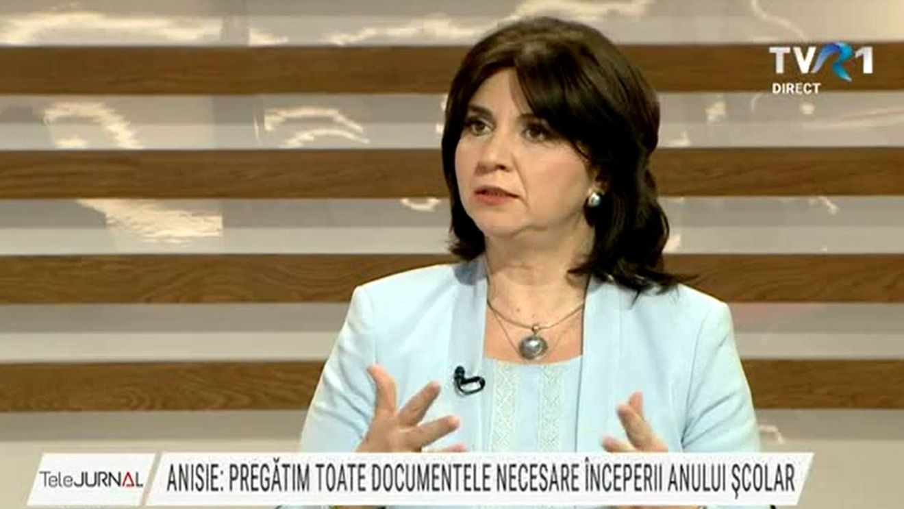 Monica Anisie, la TVR: Declarația pe propria răspundere ar trebui completată cu o sintagmă “după cum cunosc”, ceva care să asigure părintele că există posibilitatea să greșească / Vor exista separatoare “așa încât copiii să fie cât de cât distanțați” / Mesaj și pentru profesorii care se tem