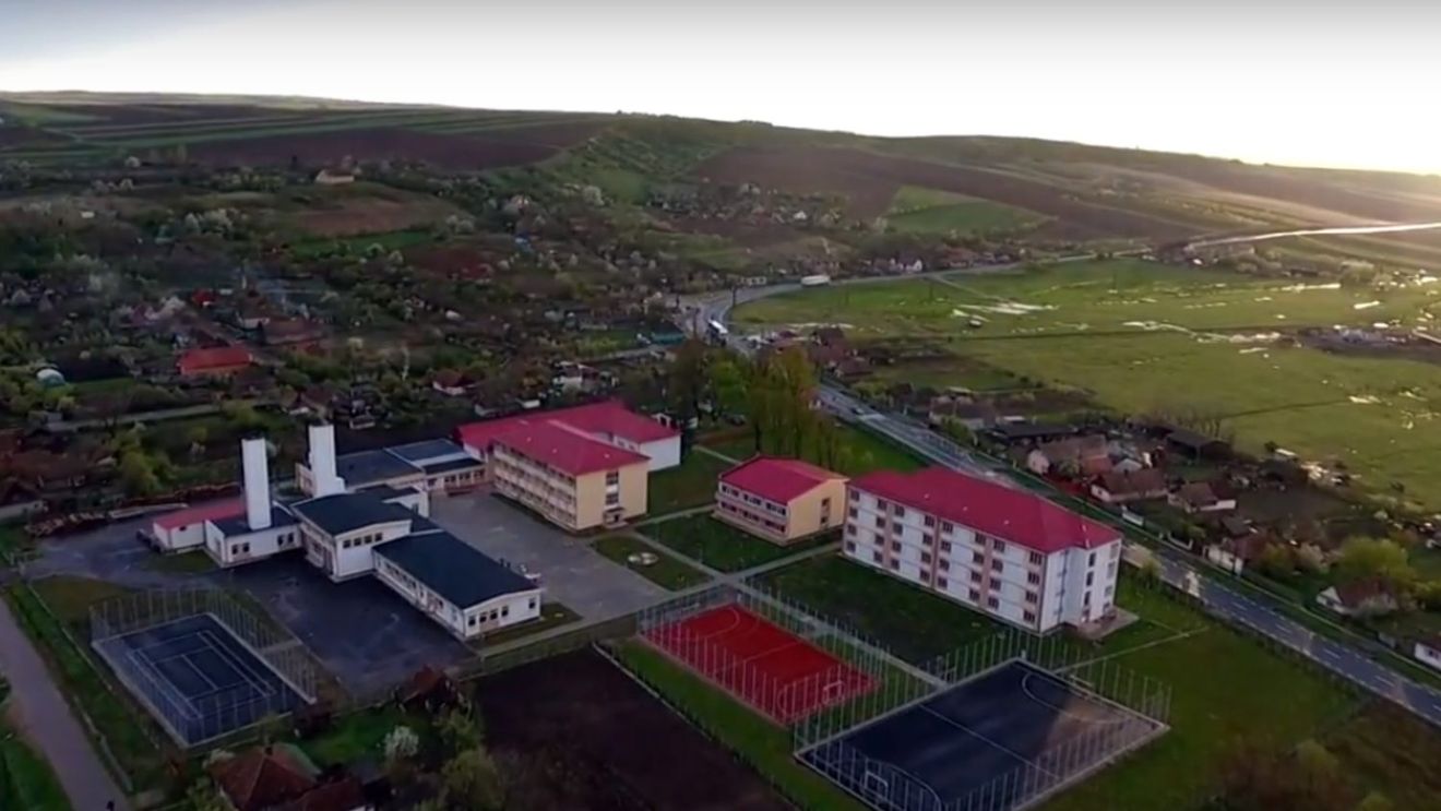Președintele Consiliului Județean Bihor anunță investiții într-o clasă în sistem dual, după modelul şcolii Kronstadt din Braşov: Pe lângă elevi, se vor putea pregăti profesional şi adulții, contracost
