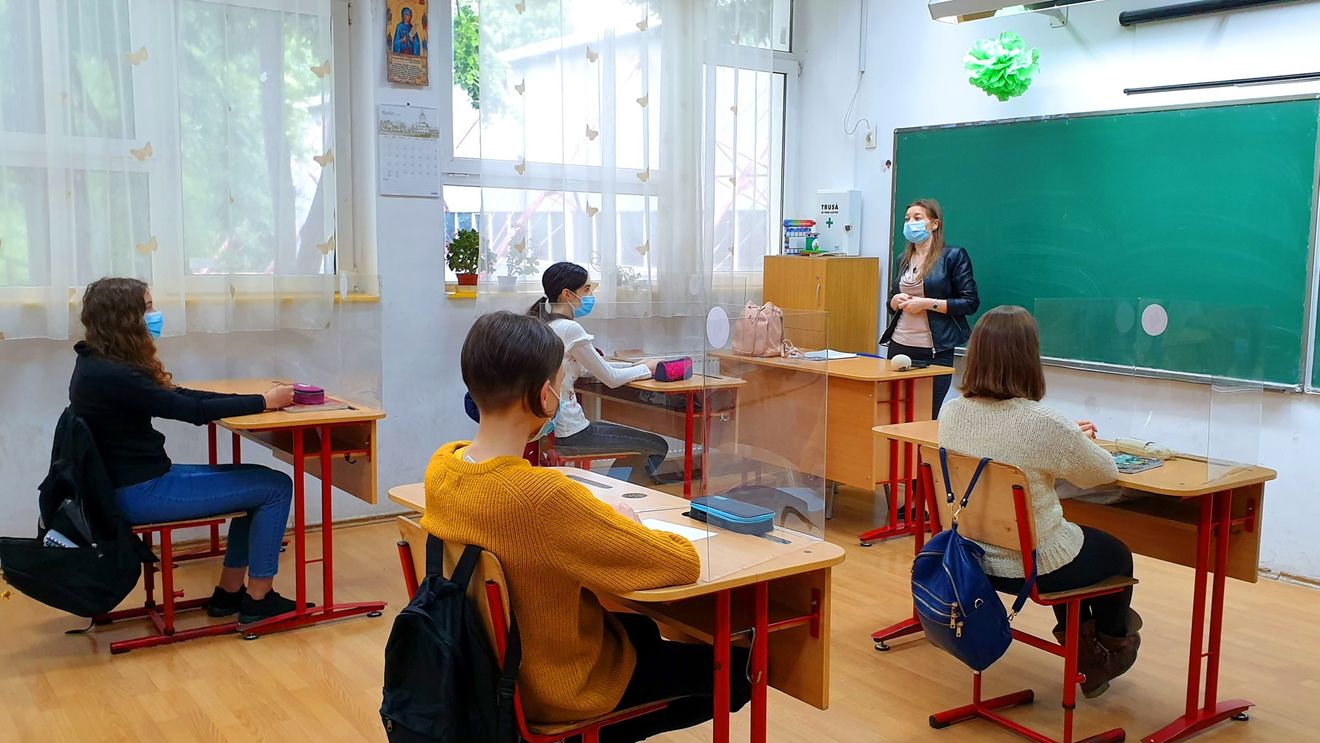 Posibilitatea ca școala să decidă cursuri față în față pentru toate clasele, chiar dacă localitatea este în scenariul 2, precum și permiterea interacțiunii profesor-elev – cerute oficial de părinți. Propunerile de modificare a ordinului comun al Ministerului Sănătății și Ministerului Educației