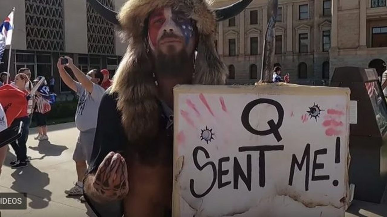 ”Şamanul QAnon”, condamnat la peste trei ani de închisoare: ”Am crezut că voi primi 20 de ani de izolare”