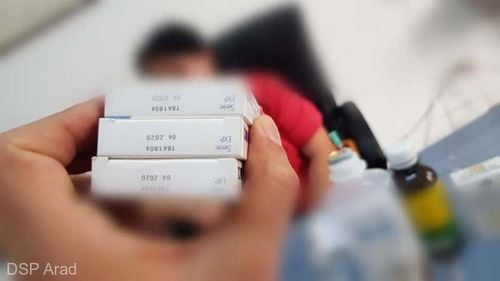 Arad: Medicamente şi materiale sanitare expirate, găsite de inspectorii DSP la un cabinet de medicină de familie care e şi centru de vaccinare