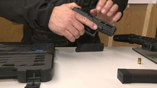 Cum a reușit o grupare de crimă organizată să înarmeze ilegal clanurile de interlopi din Capitală și mai multe județe