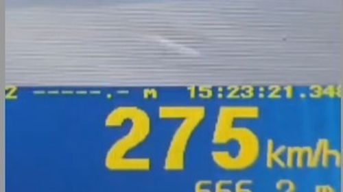 Şofer prins cu 275 km pe oră în judeţul Braşov / Poliția: ”Am decis să-ţi oferim un “permis de odihnă” timp de 120 de zile”