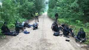 Lituania va desfășura militari la granița cu Belarus pe fondul escaladării migrației afganilor
