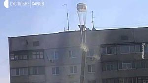 Bombe cu parașută în Harkov / Primarul anunță populația să stea departe de ele / Orașul se pregătește de atacul rușilor