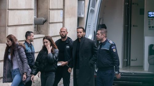 Fraţii Tate rămân în arest la domiciliu / Decizia Curţii de Apel Bucureşti este definitivă