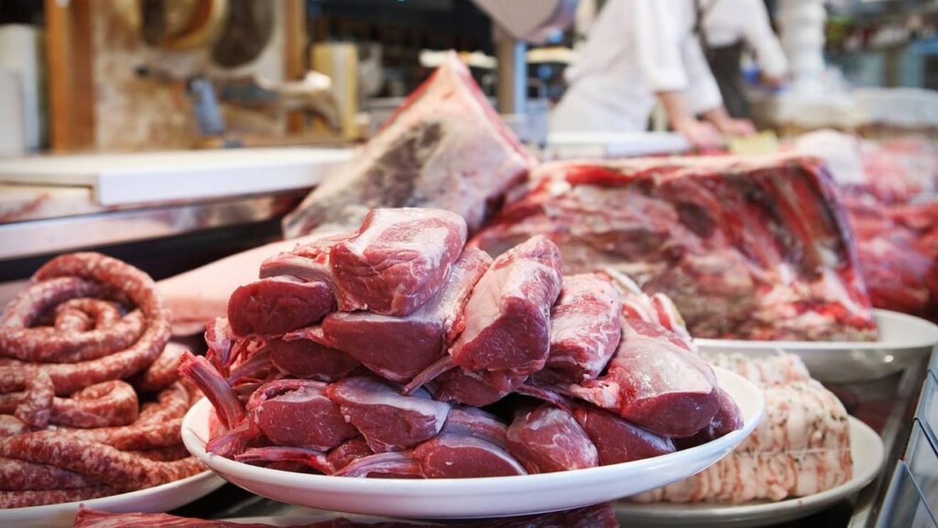 Marea Britanie interzice importurile de carne și produse lactate din Ungaria și Slovacia după un caz de febră aftoasă