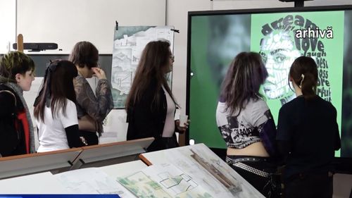 Liceul de Artă din Deva primeşte o clasă în plus, după un protest al părinţilor