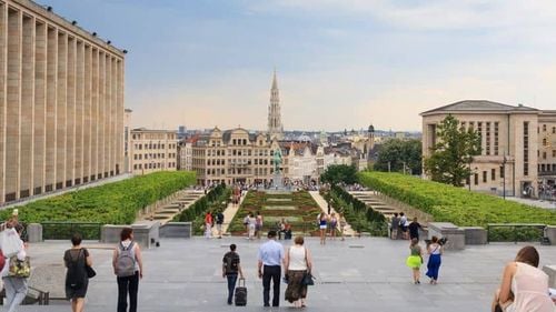 Partidul Islam din Belgia candidează la alegerile municipale. Vrea separarea bărbaţilor de femei în mijloacele de transport public