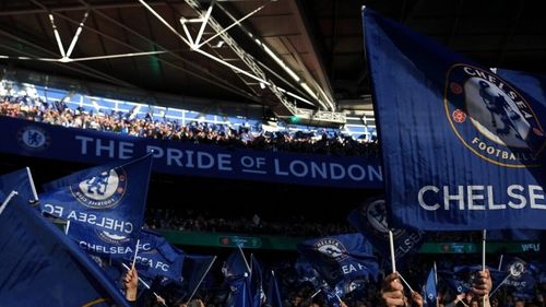 Cel mai bogat elvețian vrea să cumpere clubul de fotbal Chelsea. Miliardarul Hansjörg Wyss: ”Oligarhul rus Roman Abramovici e panicat, ieri am primit oferta de a cumpăra clubul, dar cere prea mult” 