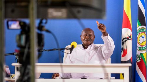 Un bărbat din Uganda, în vârstă de 20 de ani, riscă pedeapsa cu moartea pentru "homosexualitate agravată”. Președintele Museveni ignoră criticile internaționale la adresa legislației draconice anti-gay