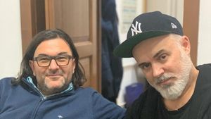 Doi consilieri locali PNL Sector 1 demisionează și anunță lansarea unei noi platforme politice locale / Ei acuză conducerea filialei că ar viza protejarea primarului Clotilde Armand