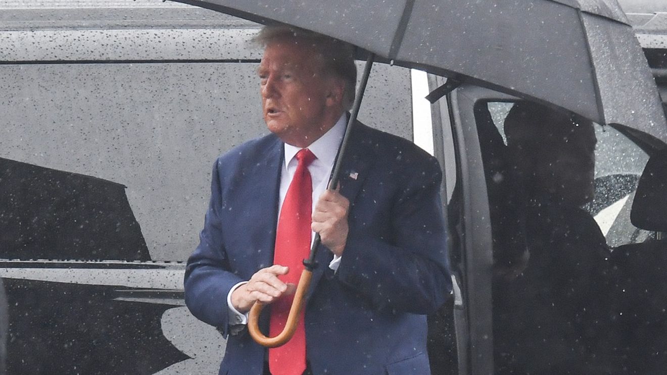 VIDEO Donald Trump a pledat nevinovat în procesul despre complotul împotriva instituţiilor americane după înfrângerea la alegerile din 2020