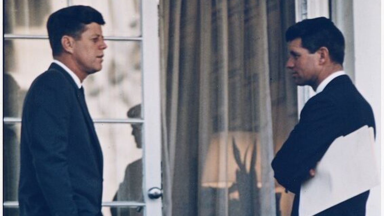 FBI descoperă mii de dosare secrete privind asasinarea lui John F Kennedy / Şefa grupului de lucru spune că ea crede că au existat doi trăgători