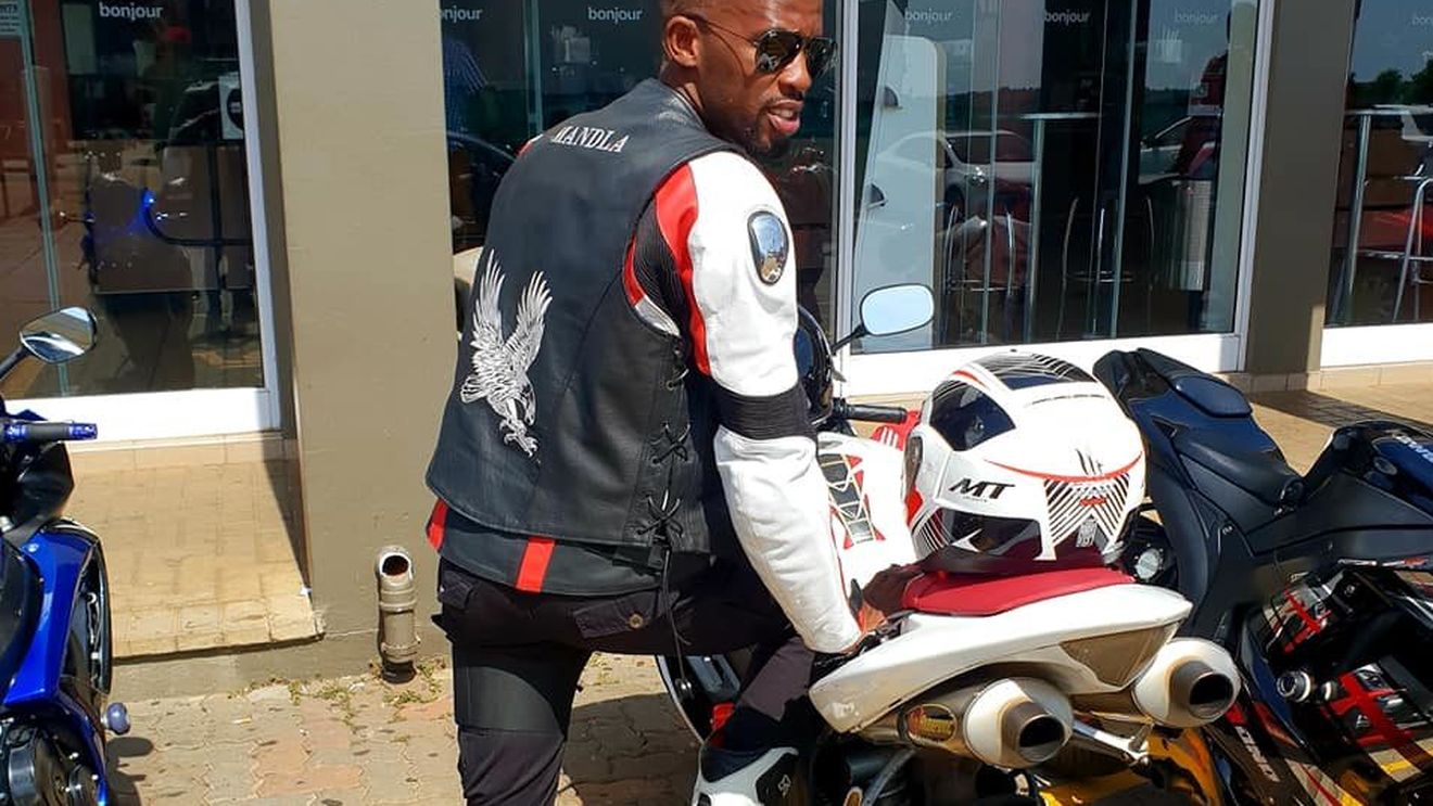 Un bărbat care trebuia să devină primul african de culoare în spaţiu a murit într-un accident de motocicletă