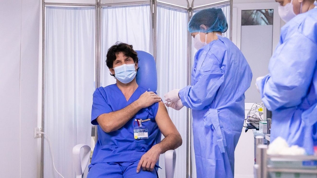 Numărul persoanelor vaccinate anti-COVID a depășit 180.000