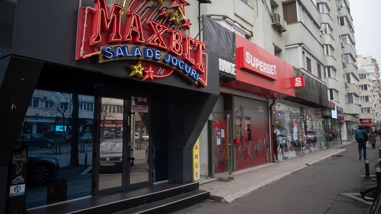 O echipă de avocaţi români atacă la Curtea de Justiţie a Uniunii Europene taxa pe viciu pentru păcănele: ”Foarte mulţi operatori care au plătit această taxă în ultimii ani ar putea solicita restituirea sumelor achitate, împreună cu dobânzile aferente”