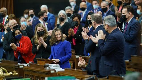 Ministrul de finanţe al Canadei părăseşte o reuniune G20 pentru a protesta împotriva participării Rusiei