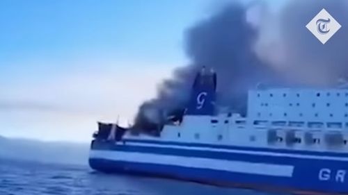 Posibilă pată de poluare lângă feribotul italian care a luat foc în apropiere de Corfu