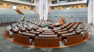 În Australia efectuarea salutului nazist în public sau afișarea unor simboluri precum svastica au devenit ilegale. Simboluri ale organizațiilor teroriste precum Hamas sau Partidul Muncitorilor din Kurdistan sunt de asemenea ilegale