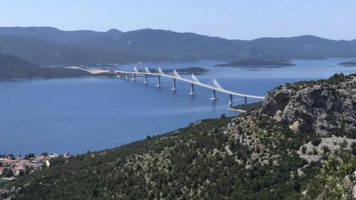 VIDEO Comisia Europeană salută inaugurarea podului Pelješac din Croația, unul dintre cele mai mari proiecte finanțate prin politica de coeziune a UE / Bruxellesul a contribuit la proiect cu 357 de milioane de euro