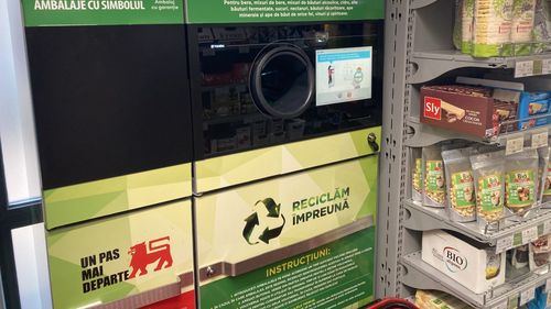 Experiment Economedia: Cum merge „hora reciclării”, la trei luni de la start: Unii comercianți vor să iasă din sistem / Micii comercianți fac „reciclare scurtă” prin circuitul gri / Clienții, nemulțumiți de cum își pot recupera banii plătiți pe garanție