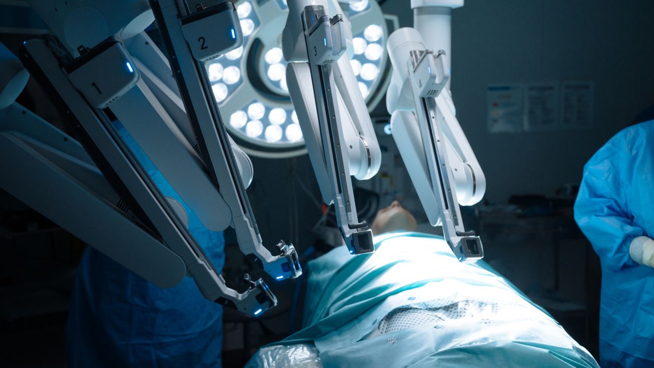 Inovația în sănătate: cum tehnologia și Medicii Buni duc intervențiile chirurgicale  la nivelul următor în Spitalele MedLife