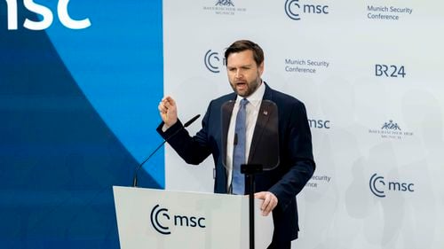 Analiză CNN: Vance a folosit jumătăți de adevăr pentru a ține prelegeri unui public european conștient de amenințarea regimurilor autoritare