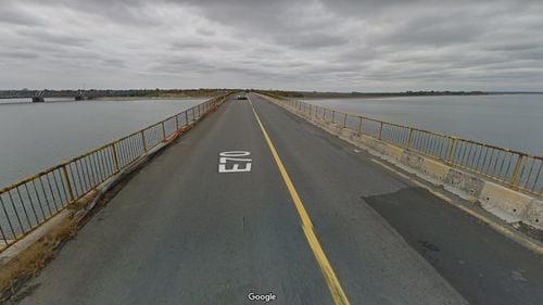 Modernizarea Drumului Naţional 6 Alexandria – Craiova bate pasul pe loc. Licitaţia de 330 de milioane de lei a fost suspendată