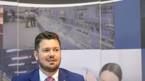 UPDATE Nuclearelectrica cheltuie 1 milion de lei pentru „dezvoltarea” șefilor. Compania susține că va pregăti noua generație de specialiști, nu manageri