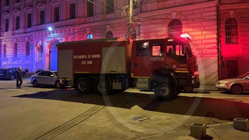Revoltă la Penitenciarul Satu Mare din cauza reducerii programului la vizită. Trei deținuți au murit după ce au fost incendiate patru saltele dintr-o celulă. UPDATE Reacția Administrației Penitenciarelor