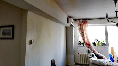Apartamente inundate în București în timpul probelor făcute de RADET. Compania dă vina pe asociația de proprietari