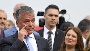 Un jurnalist relatează cum Adrian Veștea nu a fost lăsat să intre în sediul PNL pe când era ministru al Dezvoltării pentru că nu l-a recunoscut nici portarul