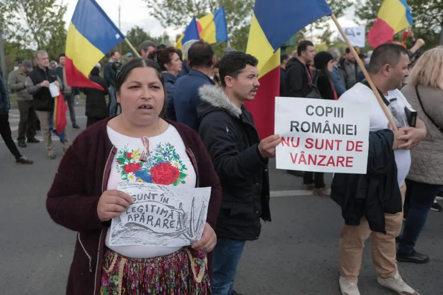 aur alianta pentru unirea romanilor george simion proteste violente parlament extremism partid extremist manifestatie aur