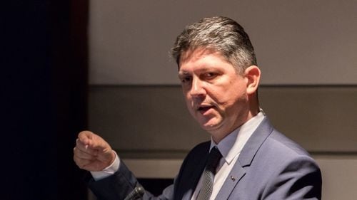 Titus Corlățean s-a retras din funcția de președinte interimar al Senatului. Locul său a fost luat de senatorul PSD Robert Cazanciuc