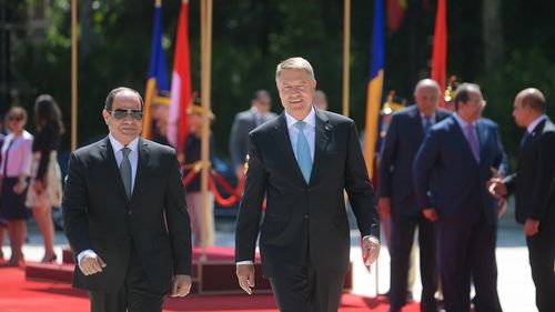 Klaus Iohannis a avut o convorbire telefonică cu președintele Egiptului, la solicitarea acestuia / Suspendarea exporturilor de grâu ale României, subiect al discuției