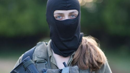 FOTO Armata israeliană prezintă prima echipă de femei, soldați în unitatea de geniu de luptă a Forțelor Speciale / Fetele au trecut printr-o pregătire militară de 14 luni în unitate, ca parte a unui program pilot