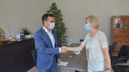 Ambasadoarea Sloveniei i-a transmis primarului din Brașov că restricționarea traficului auto în centrul orașului este posibilă numai gradual și dacă administrația locală își asumă