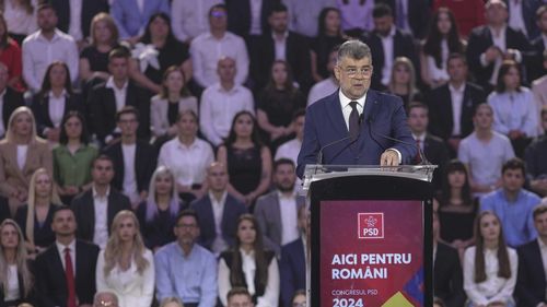 VIDEO Marcel Ciolacu, reales președinte PSD. Atacuri în serie la Klaus Iohannis: Dăm o alternativă la un președinte turnător și un președinte absent / Paltonul prezidențial nu mai trebuie aruncat pe spinarea oamenilor / Avioanele prezidențiale trebuie să transporte capital românesc, nu crose de golf