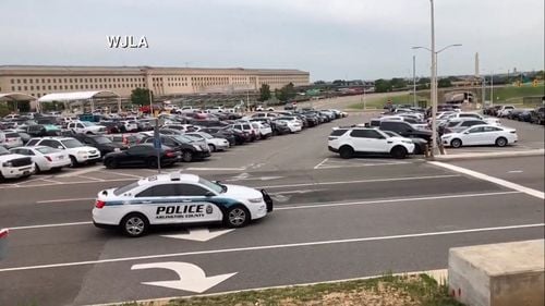 VIDEO Un polițist a fost ucis în atacul produs la câțiva metri de clădirea Pentagonului