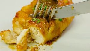 Piept de pui cu sos dulce-acrișor, o rețetă rapidă și savuroasă, gata în câteva minute / Un prânz delicios, de inspirație asiatică
